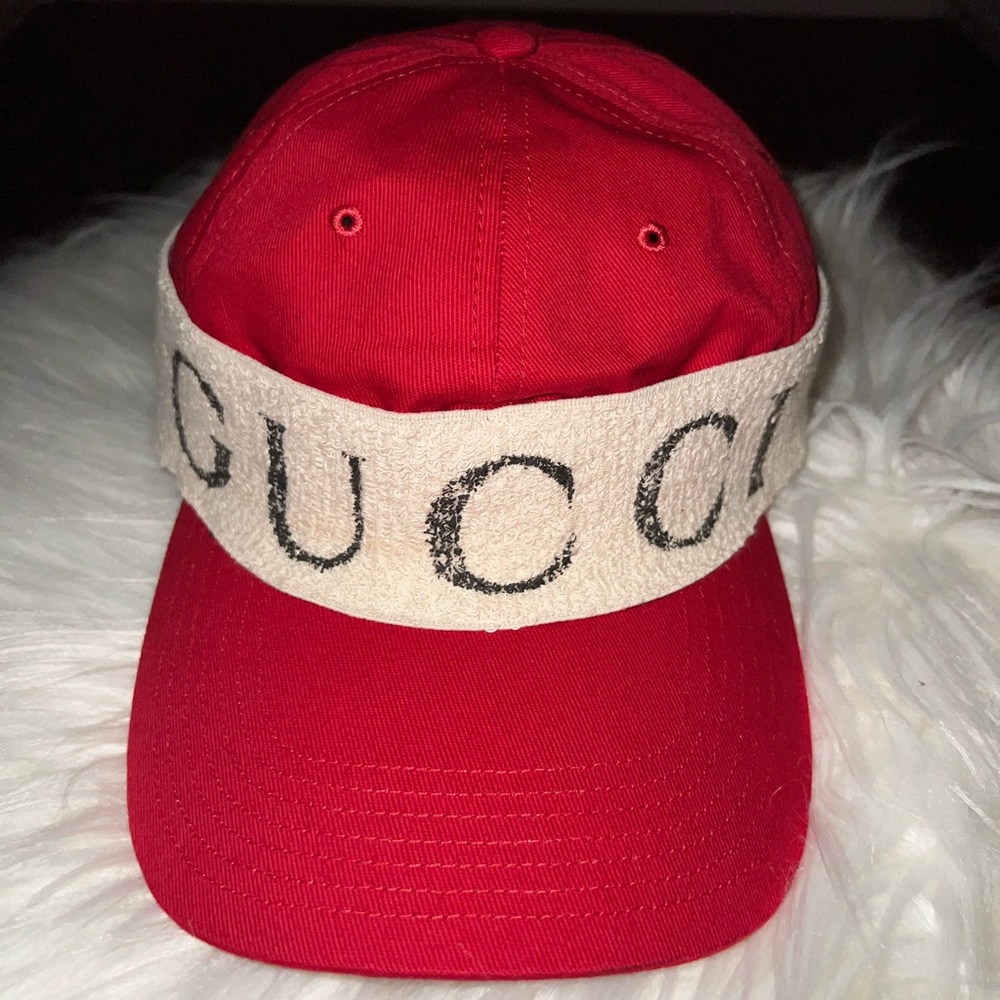 Authentic GUCCI
Red/Beige Canvas Logo Baseball Hat Size L